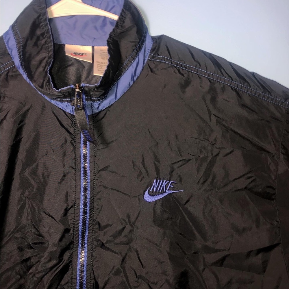 VINTAGE NIKE WINDBREAKER JACKET
